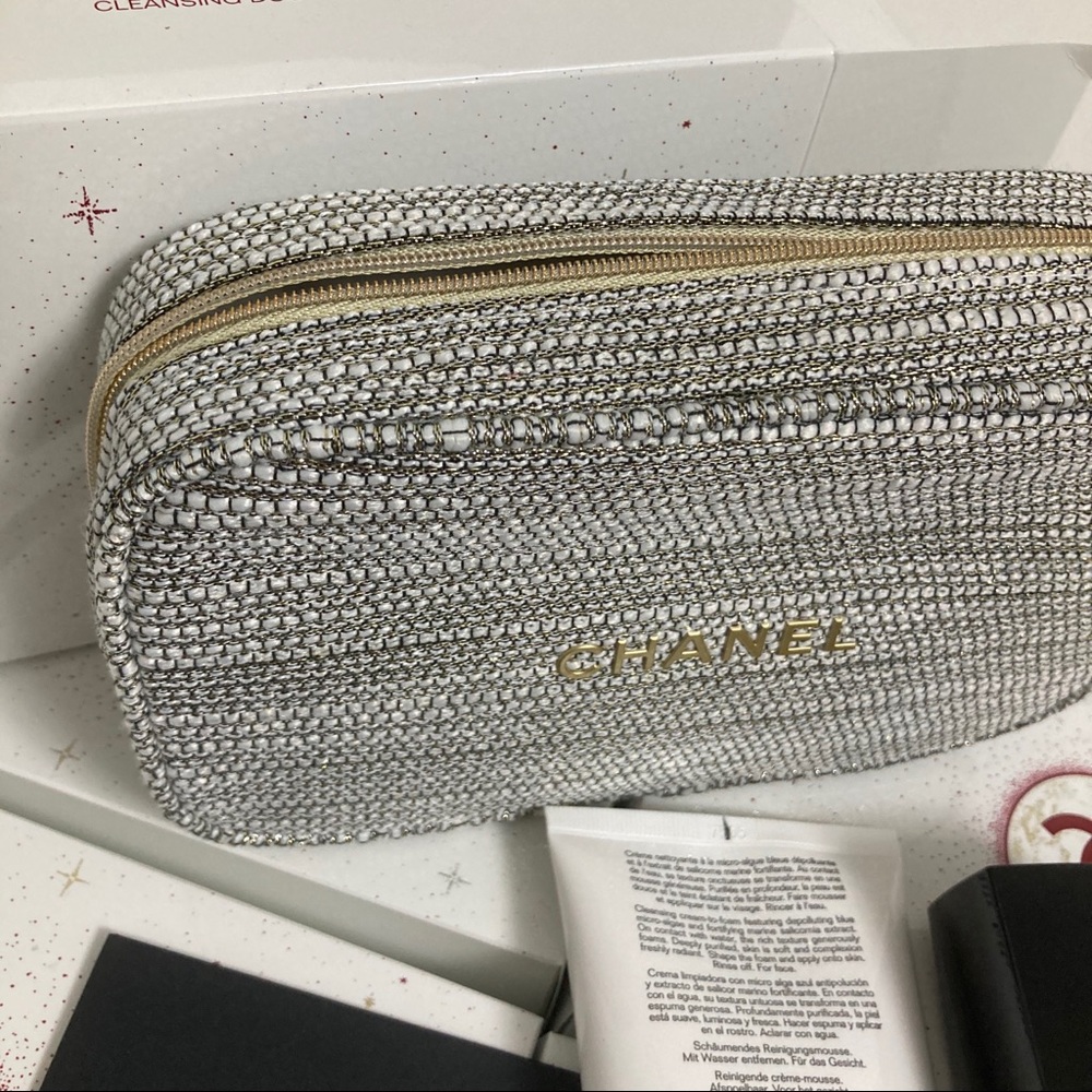 CHANEL
DOUBLE CLEANSE SET - Picture 5 of 6